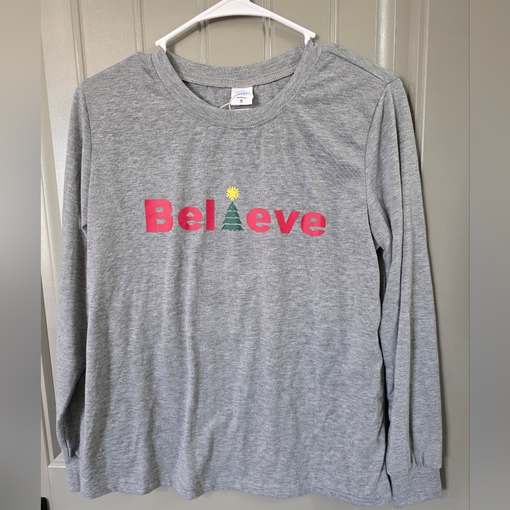 Womams Small Gray Long Sleeve Shirt Believe Christmas Holidays
